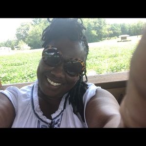 Meet your Posher, Alicia